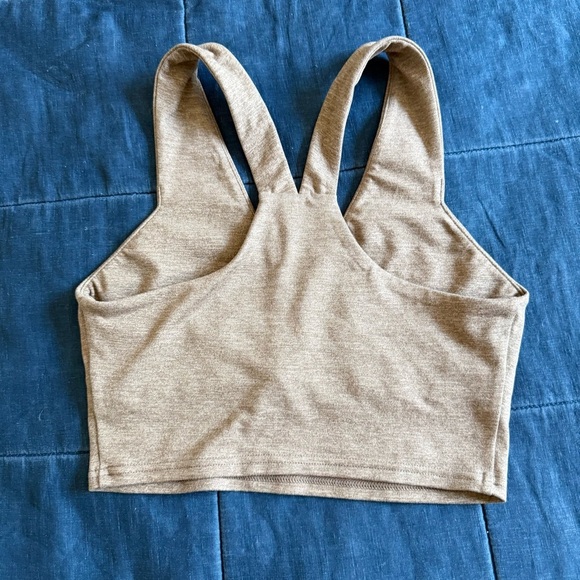 Quince V-Neck Cropped Tank Sport bra Size XS - Picture 3 of 7